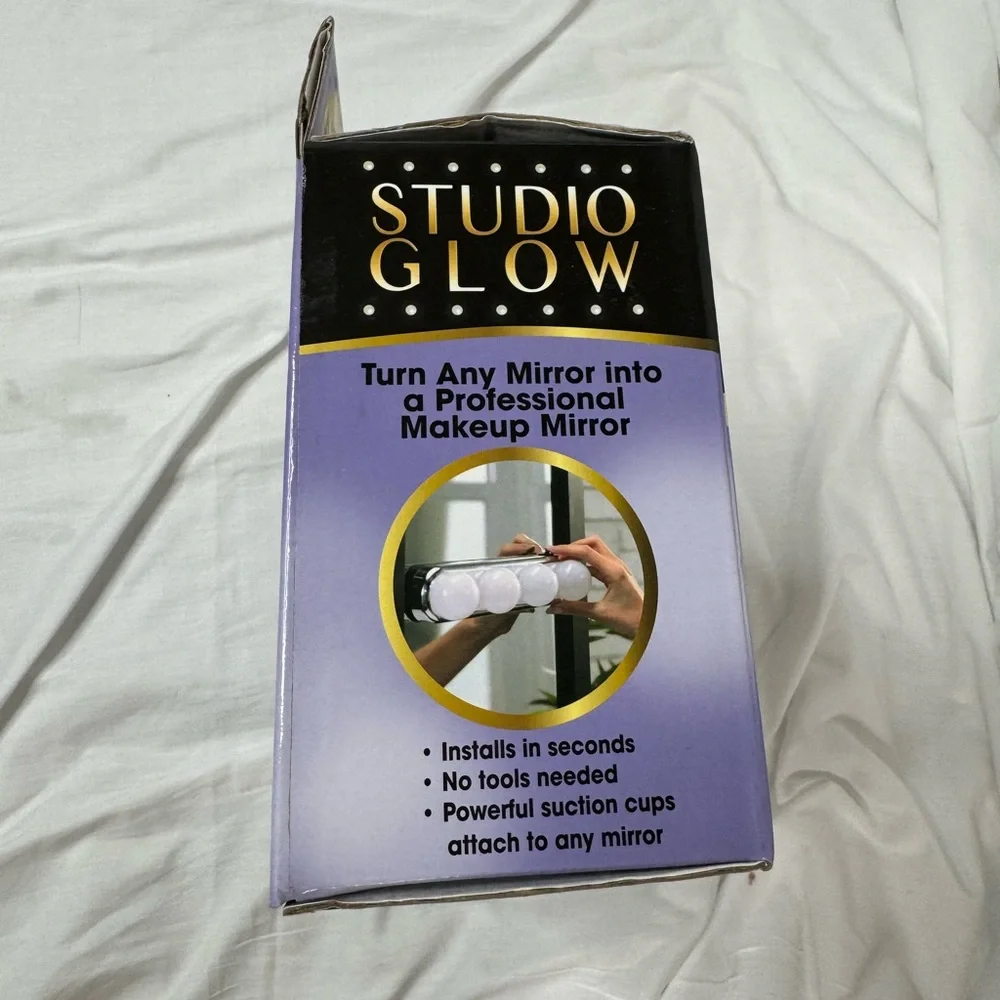 Studio Glow Make-Up Lighting